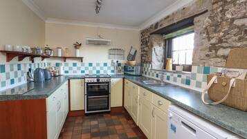 Dishwasher, electric kettle, toaster, cookware/dishes/utensils