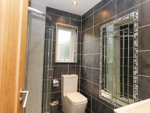 Shower - Taighean Anndra (Killin)