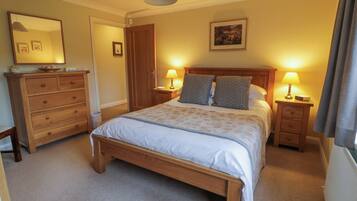 2 bedrooms, individually decorated, individually furnished, free WiFi