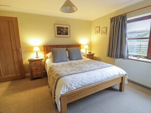 2 bedrooms, individually decorated, individually furnished, free WiFi