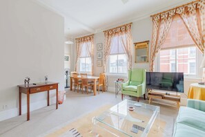 Unclassified image, 5 of 29, button