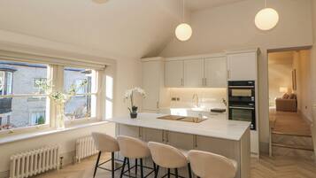 Fridge, dishwasher, electric kettle, toaster