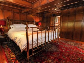 2 bedrooms, individually decorated, individually furnished, free WiFi