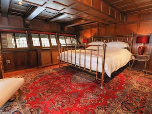 2 bedrooms, individually decorated, individually furnished, free WiFi