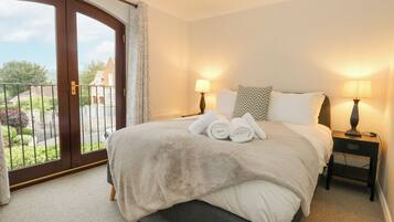 4 bedrooms, individually decorated, individually furnished, free WiFi