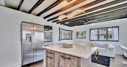 The Aura a Luxury Waterview Condo Heated Pool