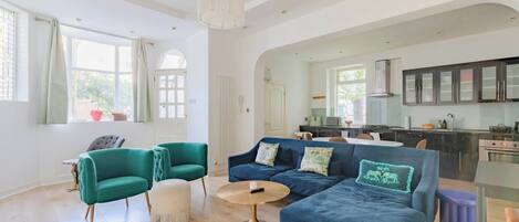 Televisión y oficina