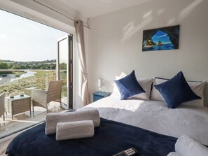 4 chambres, décor unique, ameublement unique, accès au Wi-Fi (inclus)