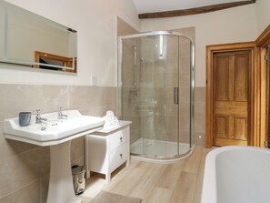 Shower - Burton House (Carnforth)