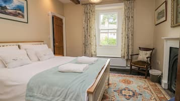 4 bedrooms, individually decorated, individually furnished, free WiFi