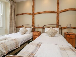 4 bedrooms, individually decorated, individually furnished, free WiFi - Burton House (Carnforth)