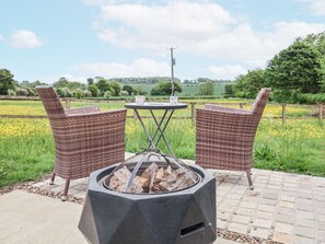 Cottage | Outdoor dining
