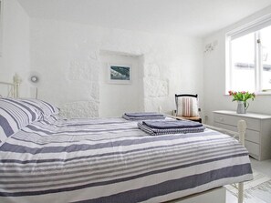 3 dormitorios, decoración individual, mobiliario individual