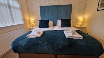 3 dormitorios, decoración individual, mobiliario individual