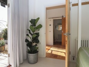 Interior - The Apple Shed (Exeter)