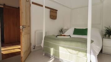 1 bedroom, individually decorated, individually furnished, free WiFi