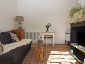 Living area - The Apple Shed (Exeter)