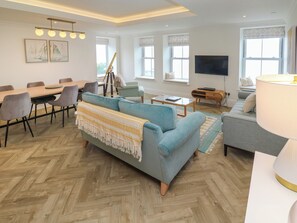 Living area - Amelia's Point (St Ives)