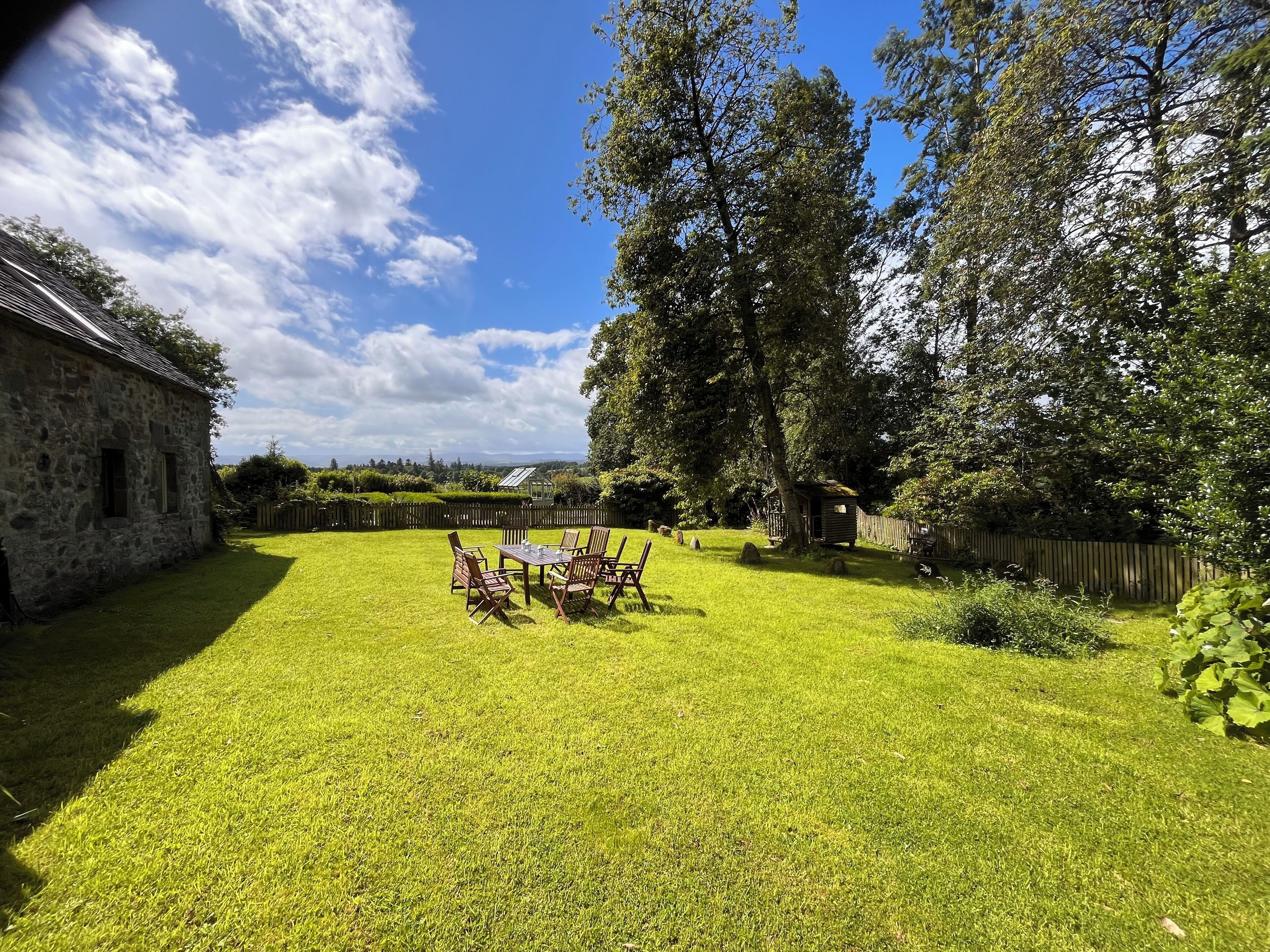 Tempat makan outdoor