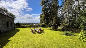 Tempat makan outdoor