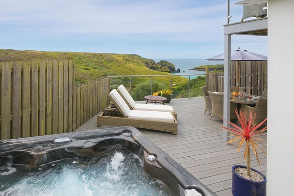 Daphne - Kynance Cove