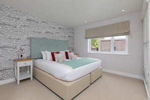 3 phòng ngủ, trang trí khác biệt 