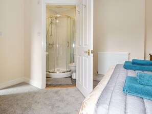 Shower - Melbreak House 2 (Keswick)