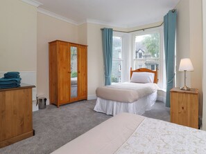 4 bedrooms, individually decorated, individually furnished, free WiFi - Melbreak House 2 (Keswick)