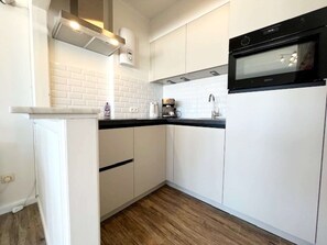 Apartment | Private kitchen - Apartment Wenduine With Stunning Sea View (De Haan)