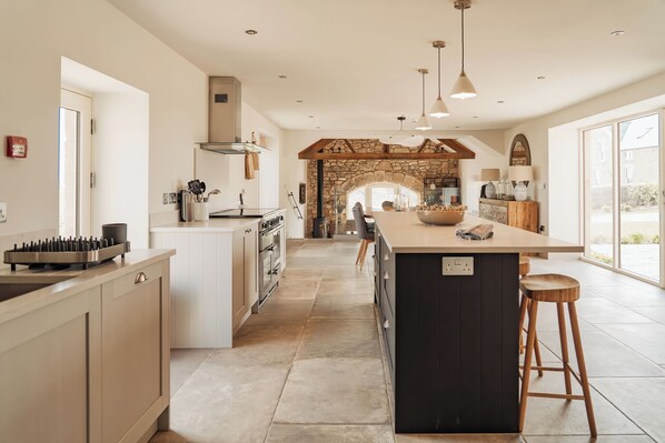 Fridge, dishwasher, electric kettle, toaster - The Old Watermill (Chathill)