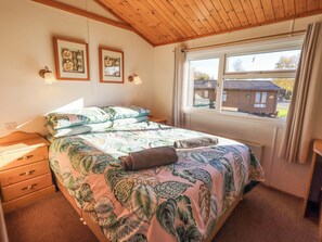 4 bedrooms, individually decorated, individually furnished, free WiFi