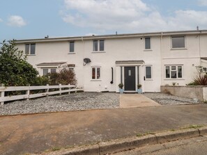 Exterior - Sea Cliff (Pwllheli)