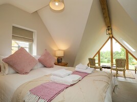 3 dormitorios, decoración individual, mobiliario individual