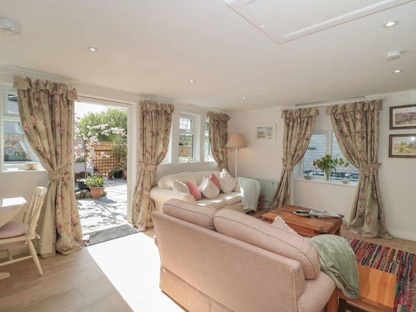 Living area - The Croft Retreat (Bridgwater)