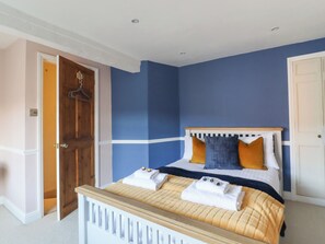4 bedrooms, individually decorated, individually furnished, free WiFi
