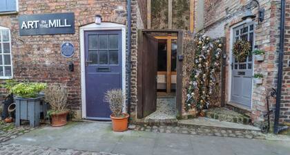 2 Castlegate