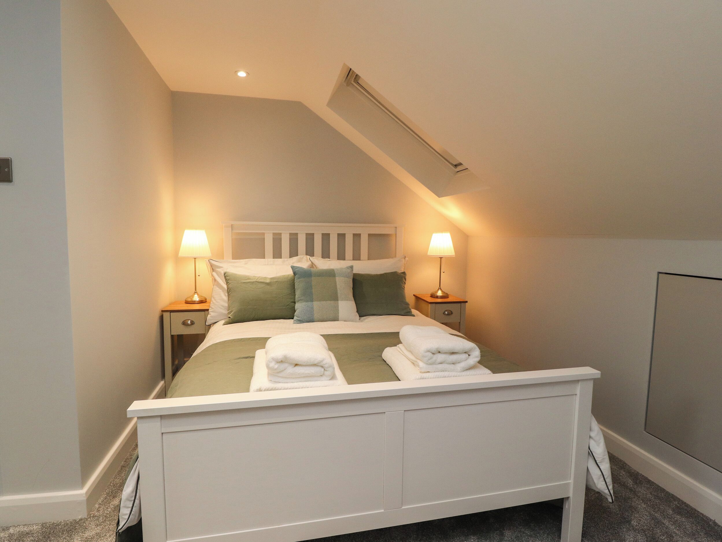 2 bedrooms, individually decorated, individually furnished, free WiFi