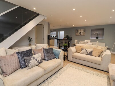 The Bungalow at 46 Church St