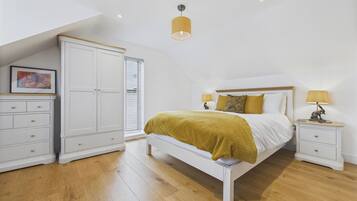 3 bedrooms, individually decorated, individually furnished, free WiFi