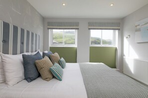 3 habitaciones, decoración personalizada y muebles diferentes 