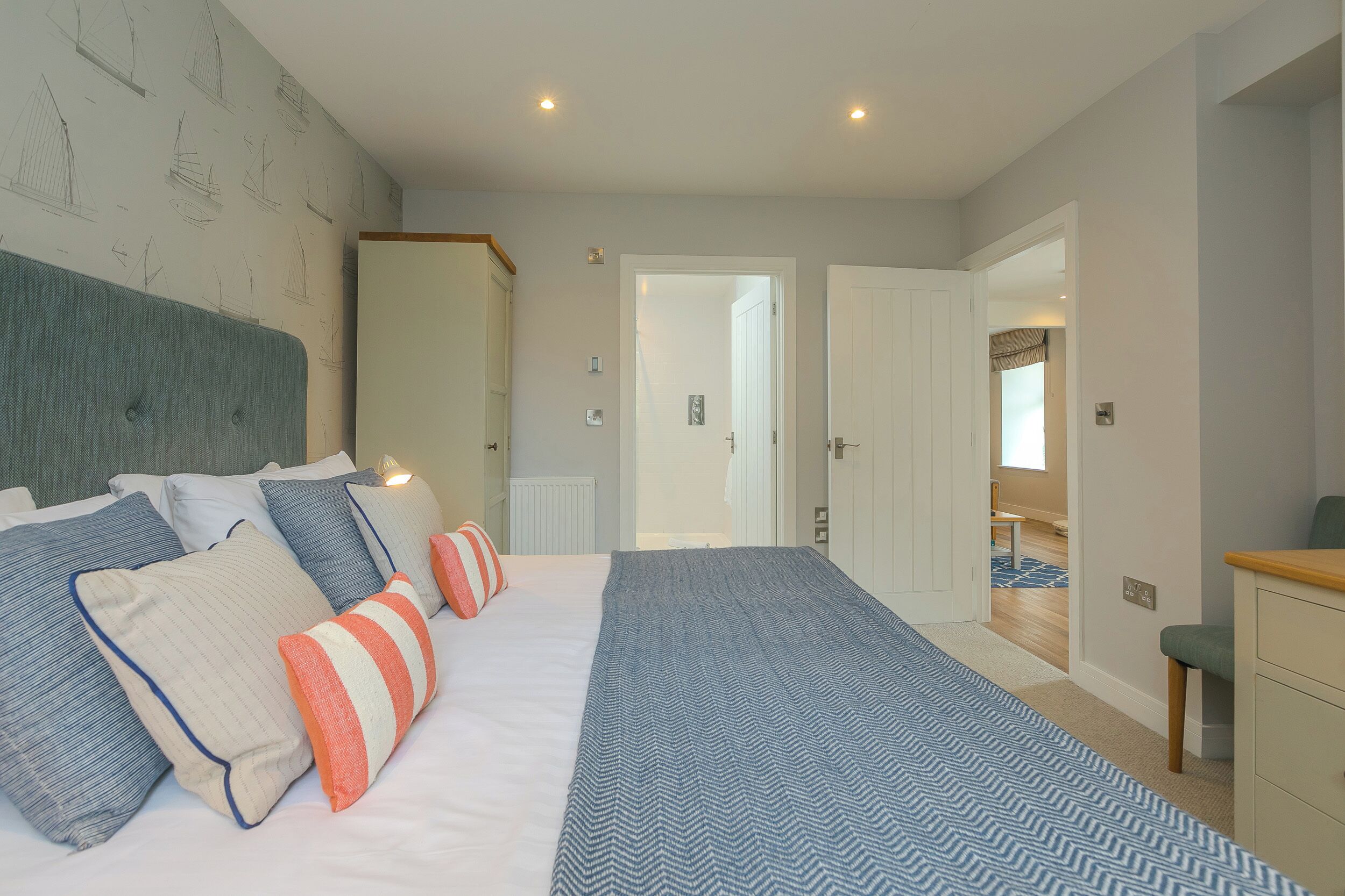 3 bedrooms, individually decorated, individually furnished, free WiFi