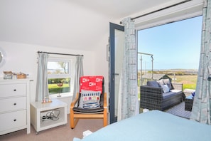 4 bedrooms, individually decorated, individually furnished, free WiFi - Bryn Derwen (Holyhead)