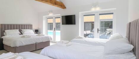 4 Schlafzimmer, individuell dekoriert, individuell eingerichtet