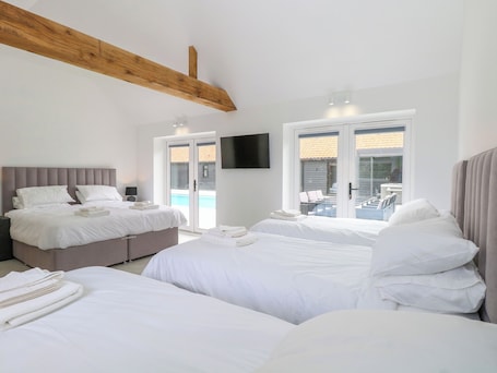 4 habitaciones, decoración personalizada y muebles diferentes