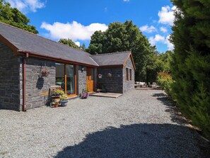 Exterior - Tŷ Gareg (Gaerwen)