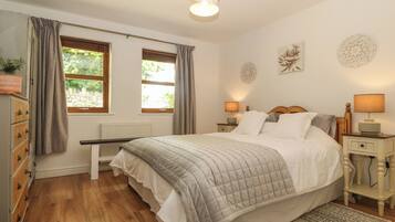 2 dormitorios, decoración individual, mobiliario individual