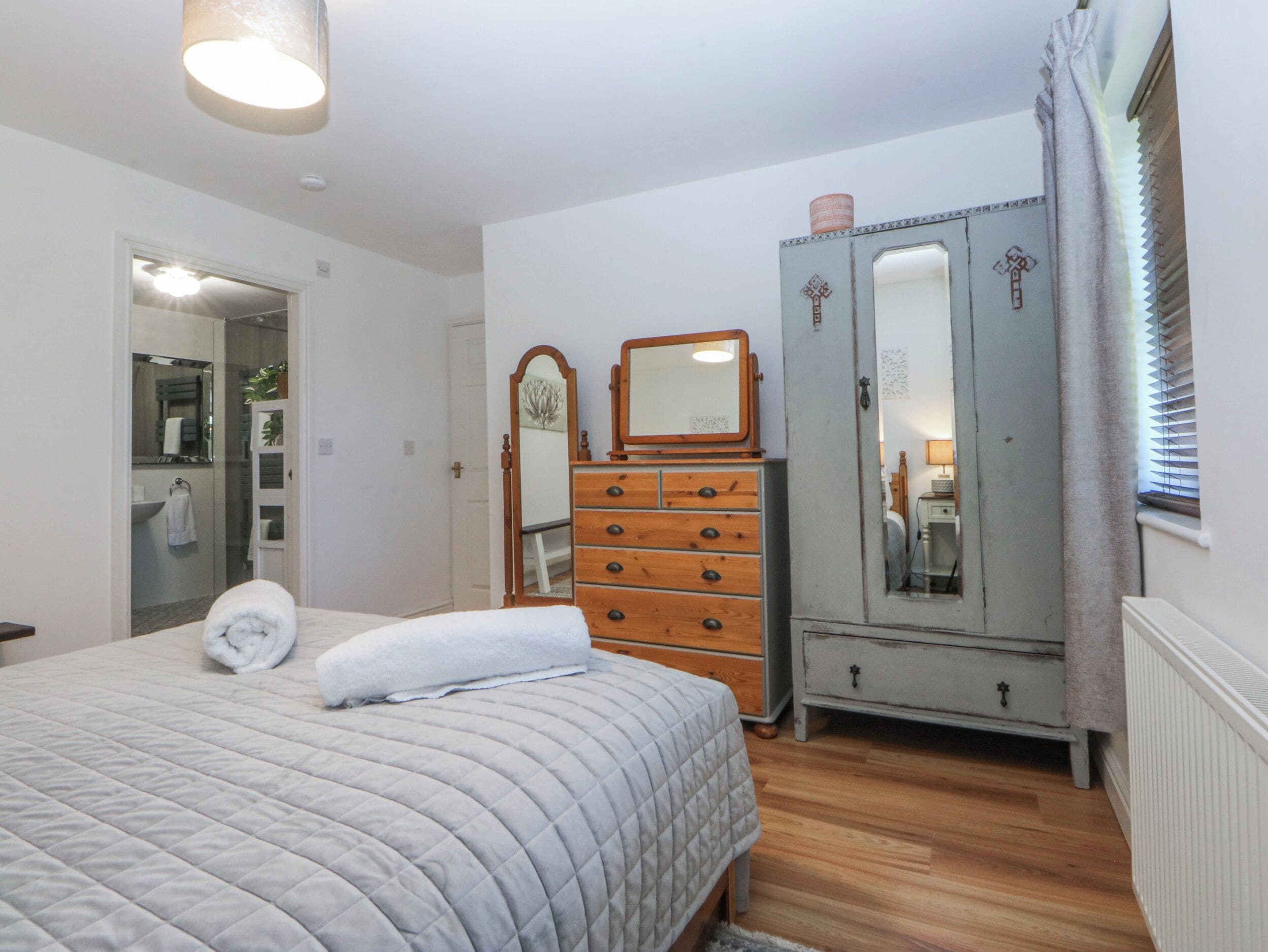 Cottage | 2 bilik tidur, dihias secara berasingan 