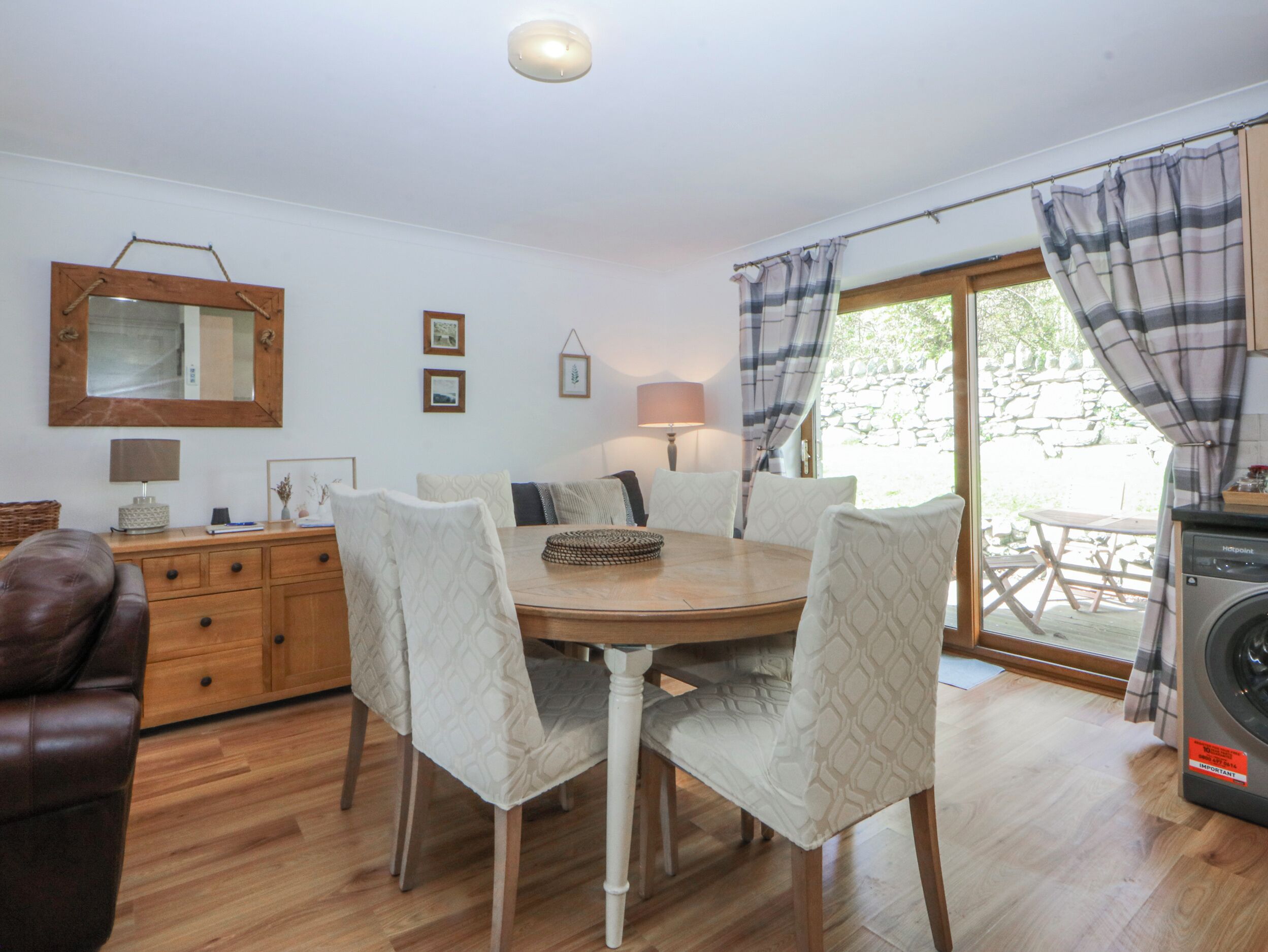 Cottage | Dining