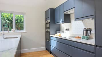 Fridge, dishwasher, electric kettle, toaster
