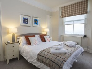 4 habitaciones, decoración personalizada y muebles diferentes